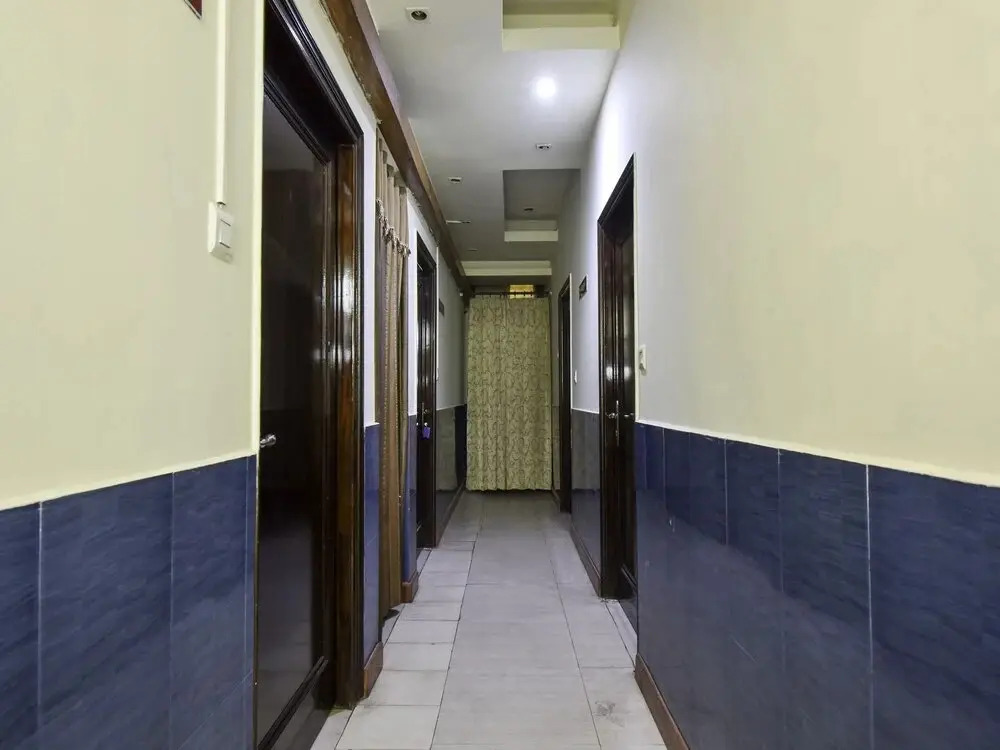 Hotel Vice Roy by OYO Rooms