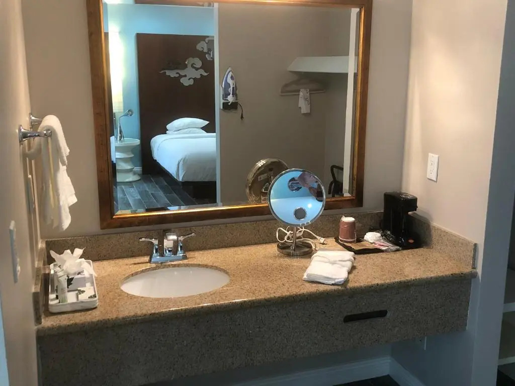 Wave Hotel Manhattan Beach
