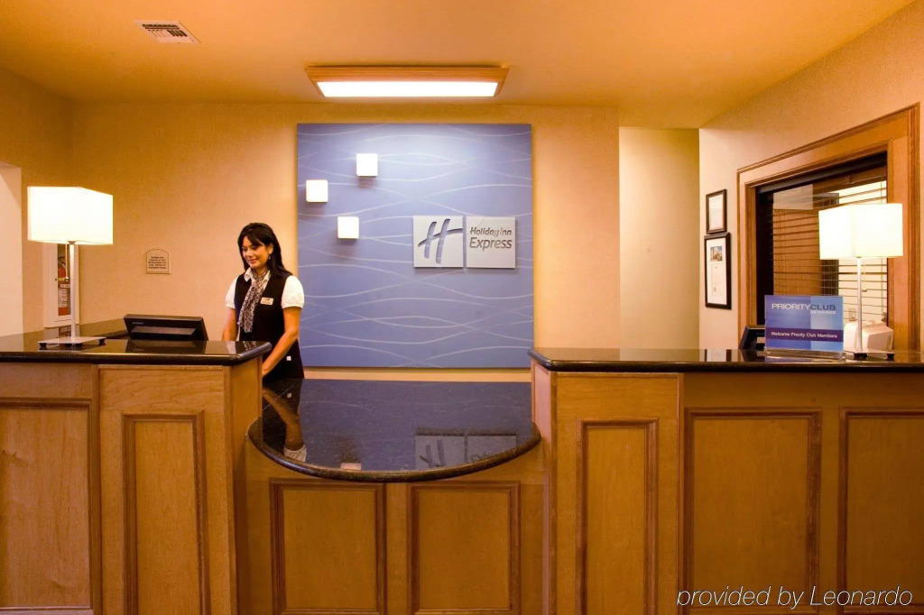 Holiday Inn Express Jourdanton - Pleasanton by IHG