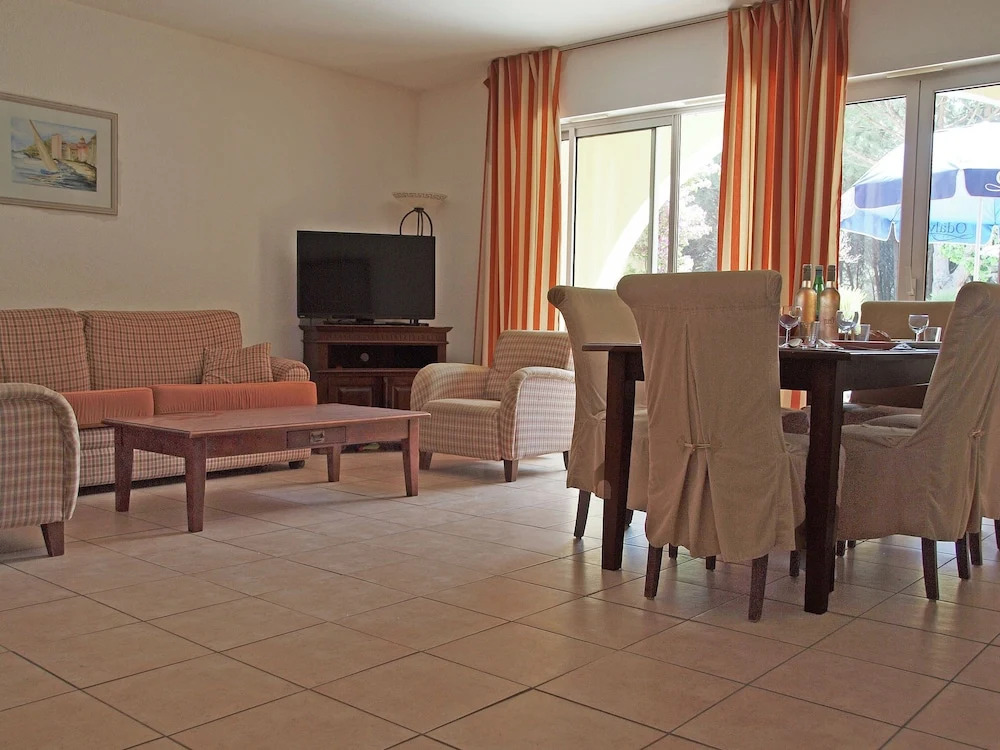 Apartment in Gassin Saint Tropez With Garden, Pool