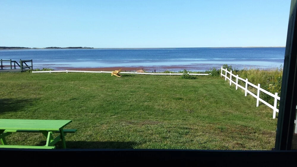 John B's Oceanfront Cottages