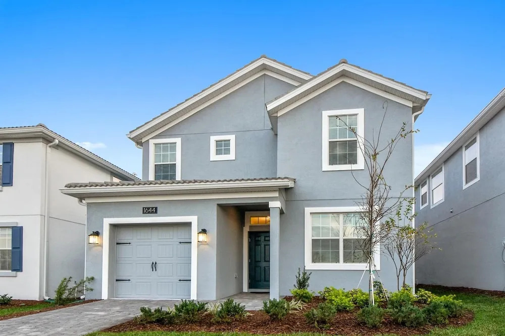 Blue Moon Valley Villa by Florida Spirit