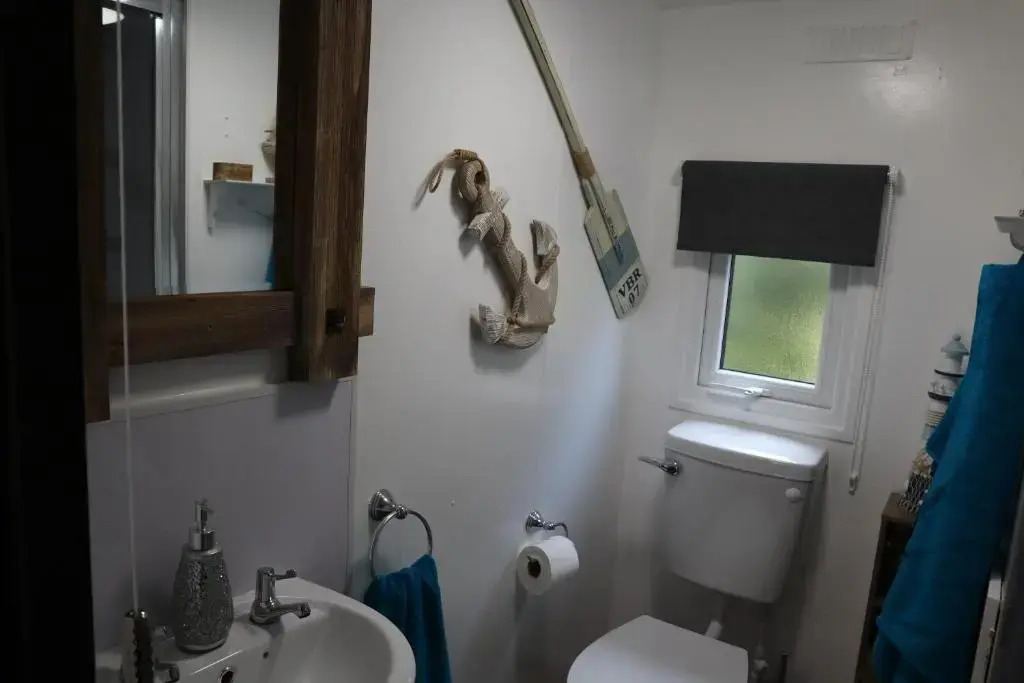 HEDDFAN, Luxury 3 bedroom timber lodge, Now with WiFi, Caer Beris Holiday Park, Builth Wells, SORRY NO TRADESMEN OR CONTRACTORS ALLOWED