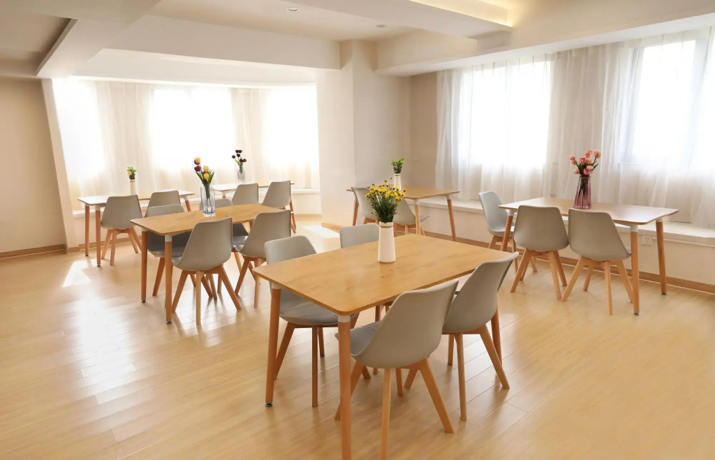 Starway Hotel (Kunming Dianchi Wanda Plaza)