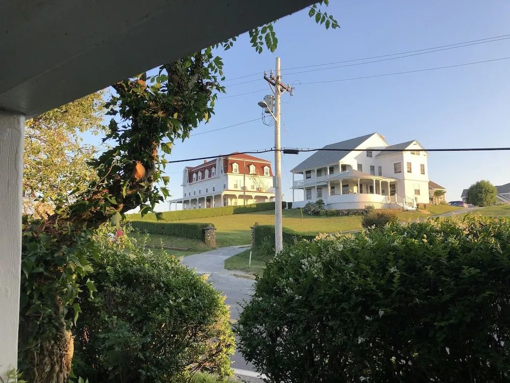 Sea Breeze Inn