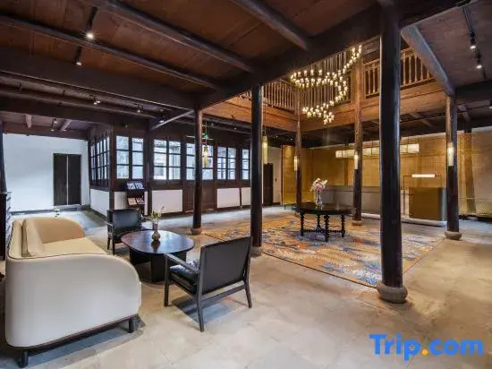 XUANDE GATE HOTEL