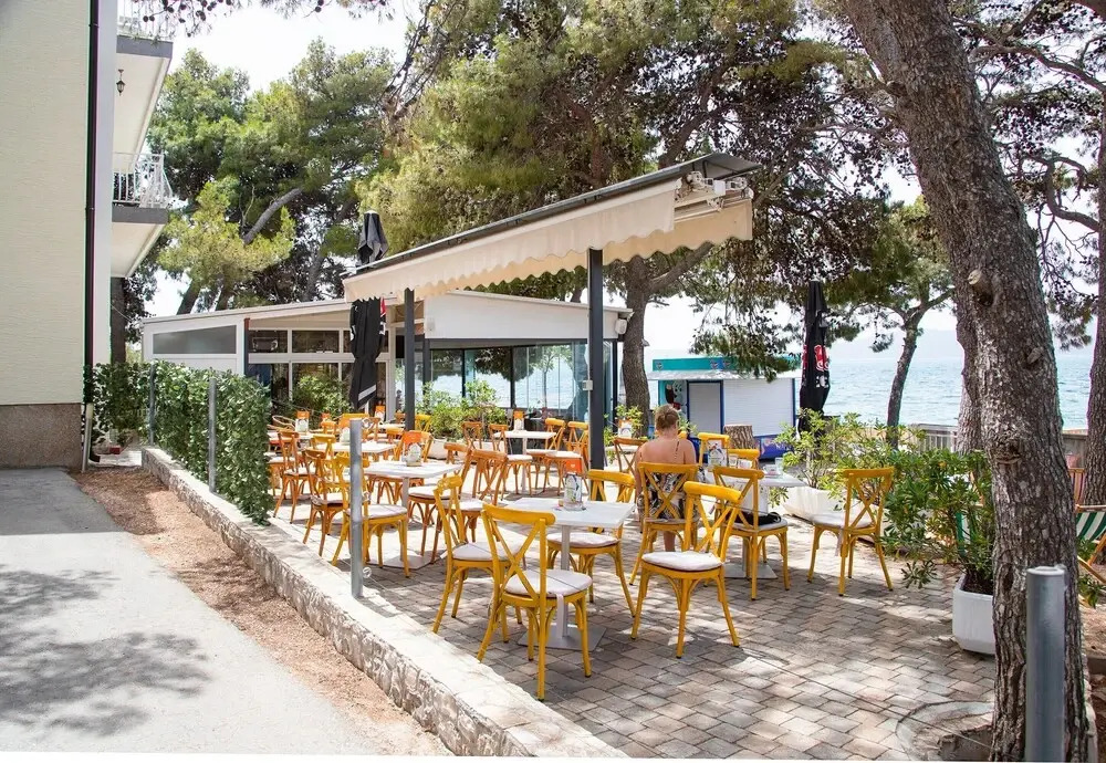 Beachfront Apartment Gaj 12