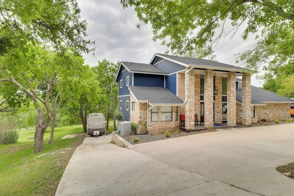 Round Rock Studio ~ 22 Mi to Downtown Austin!