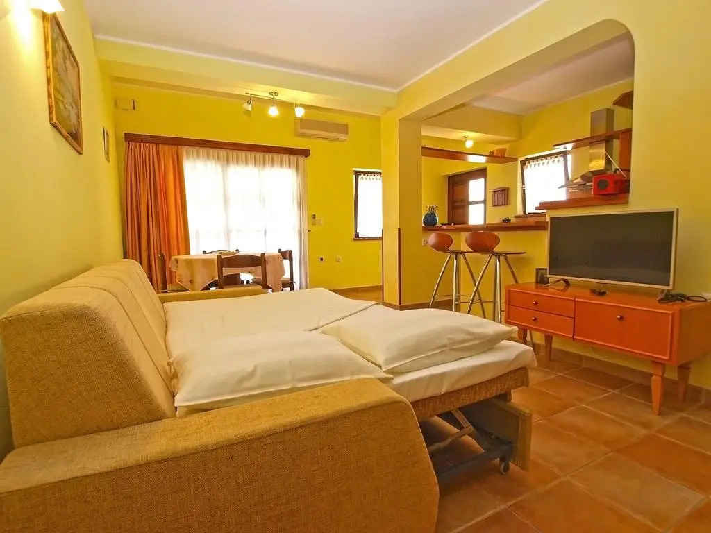 Apartment 389