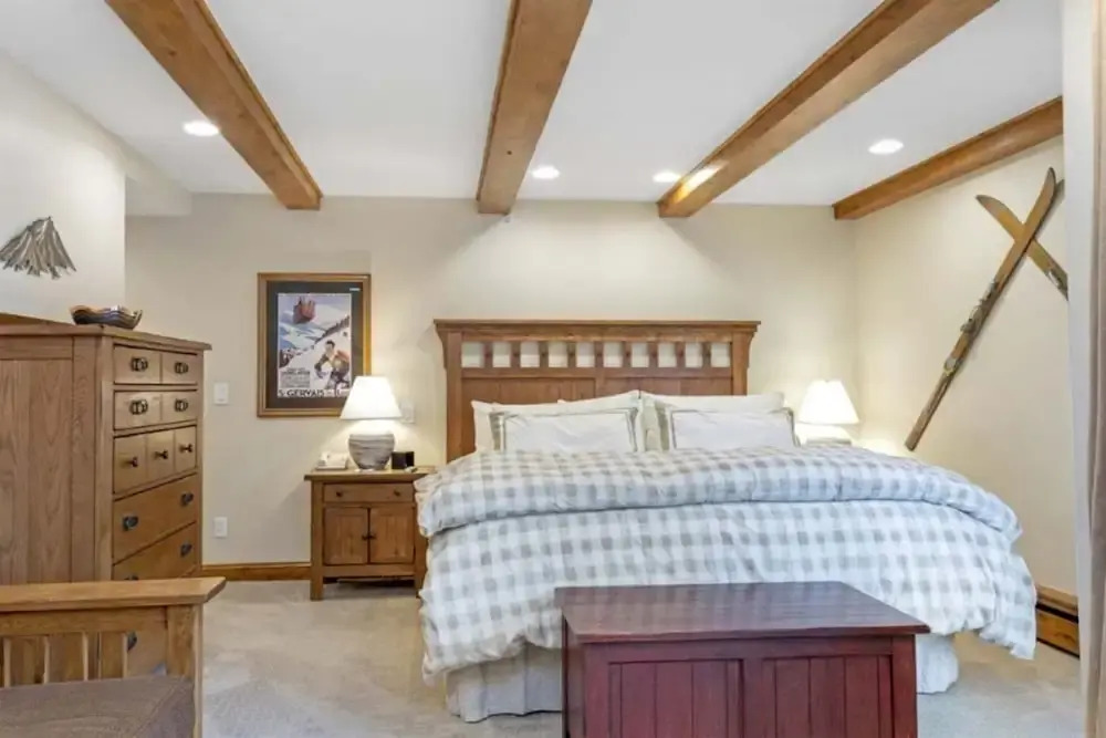 Centrally Located 3 Br In Lionshead Village W Pool, Walk To Lift