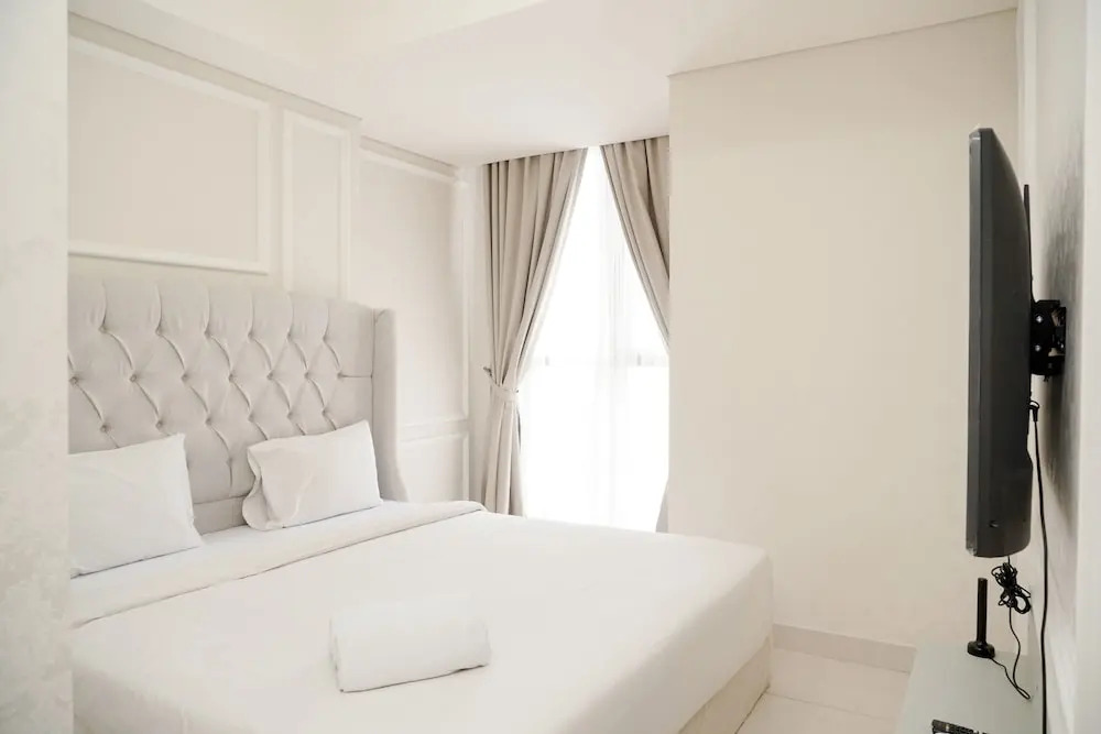 Modern Look And Comfortable 1Br Gold Coast Apartment Pik