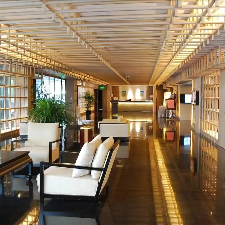 Chalon International Hotel