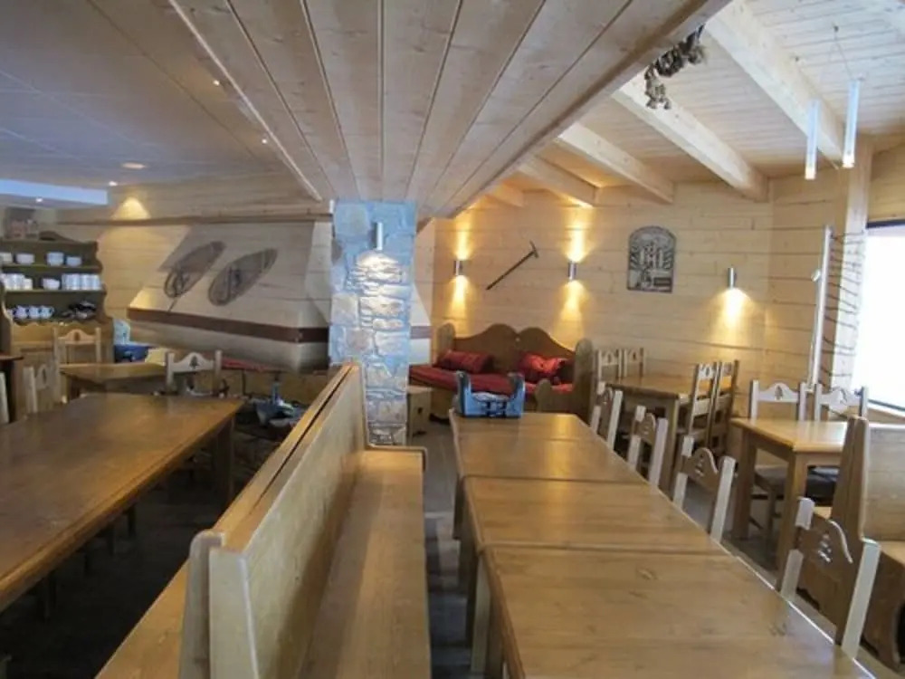 Agudes Hotel