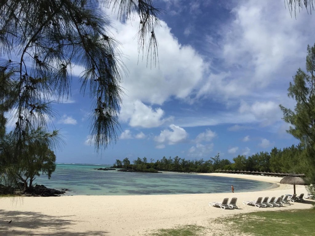 Bubble Lodge Ile aux Cerfs Island