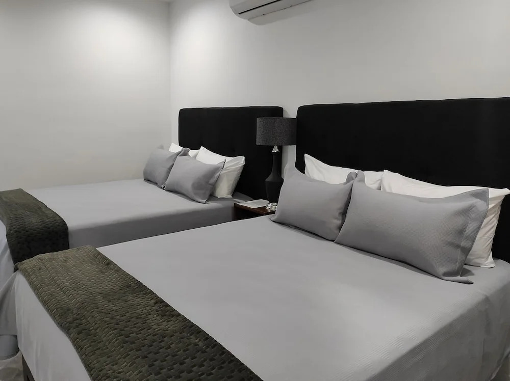 Hotel Manadia
