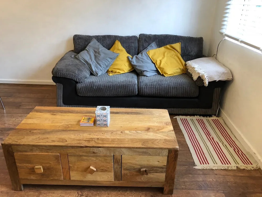 Spacious 1 Bedroom Flat in Hanover