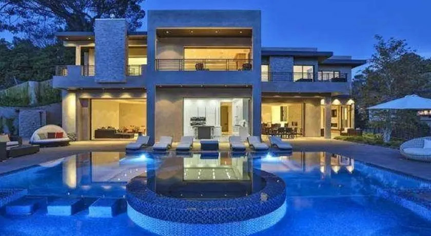 Zorada - Private Hollywood Hills Luxury With Endless Amenities and City Views