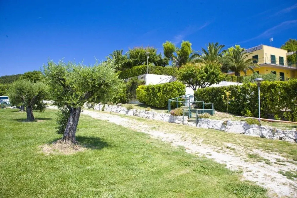 Hotel Le Cave