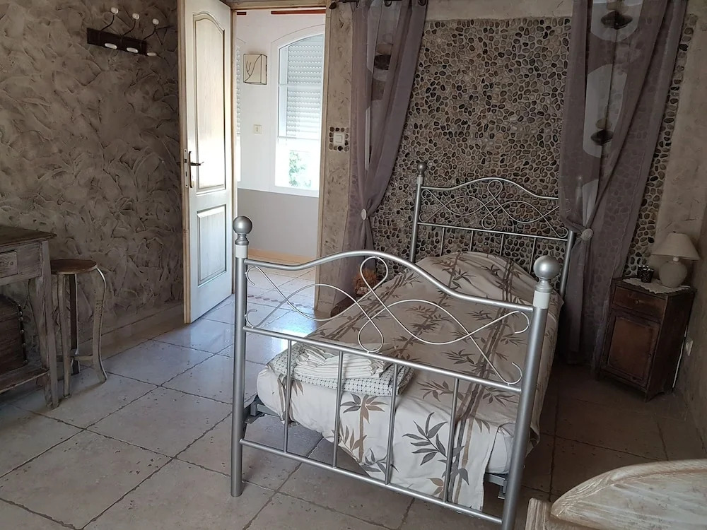 Idyllic Villa in Trets with Private Swimming Pool