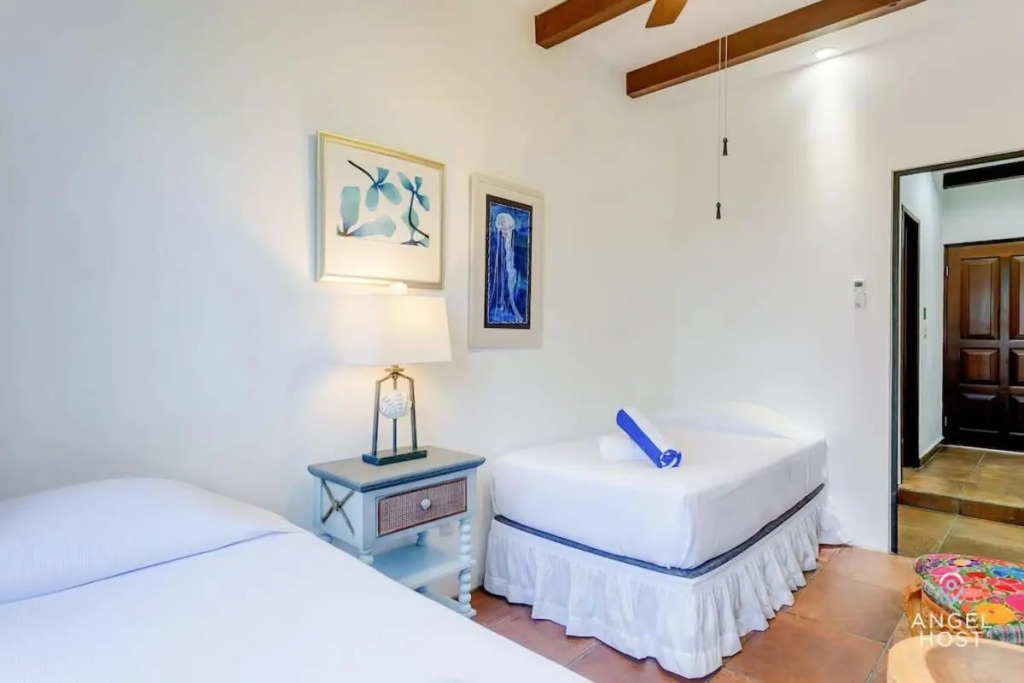 6Br Villa W Pool, Bbq & Backyard