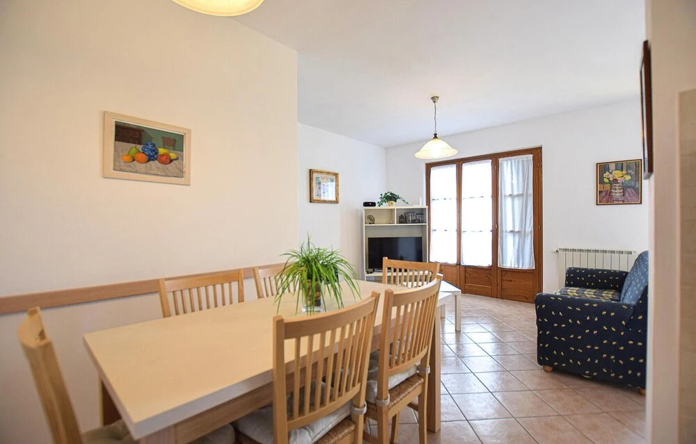 3 Bedroom Cozy Home In Massarosa