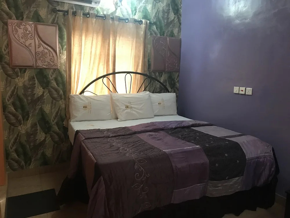 Purple Crown Hotel