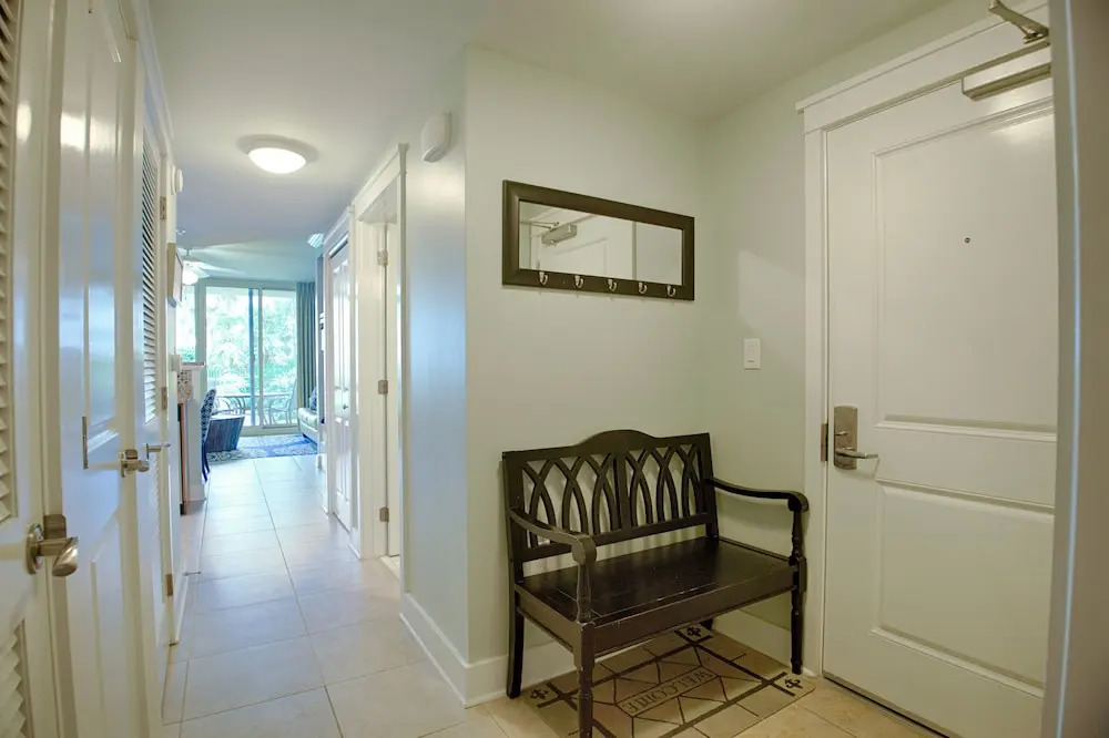 Waterscape B228 - 1 Br condo by RedAwning