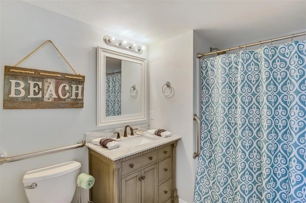 Seacrest 710 is 2 BR Top Floor Gulf Side unit - Beautifully decorated by RedAwning