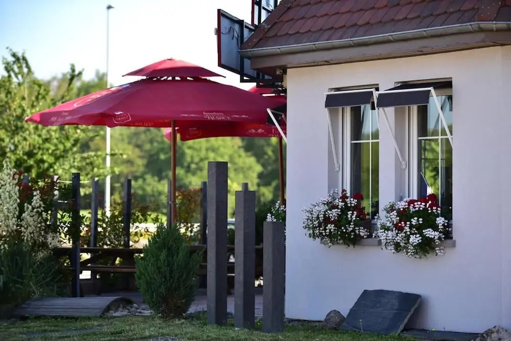 Logis Hôtel & Restaurant Au Lion dOr