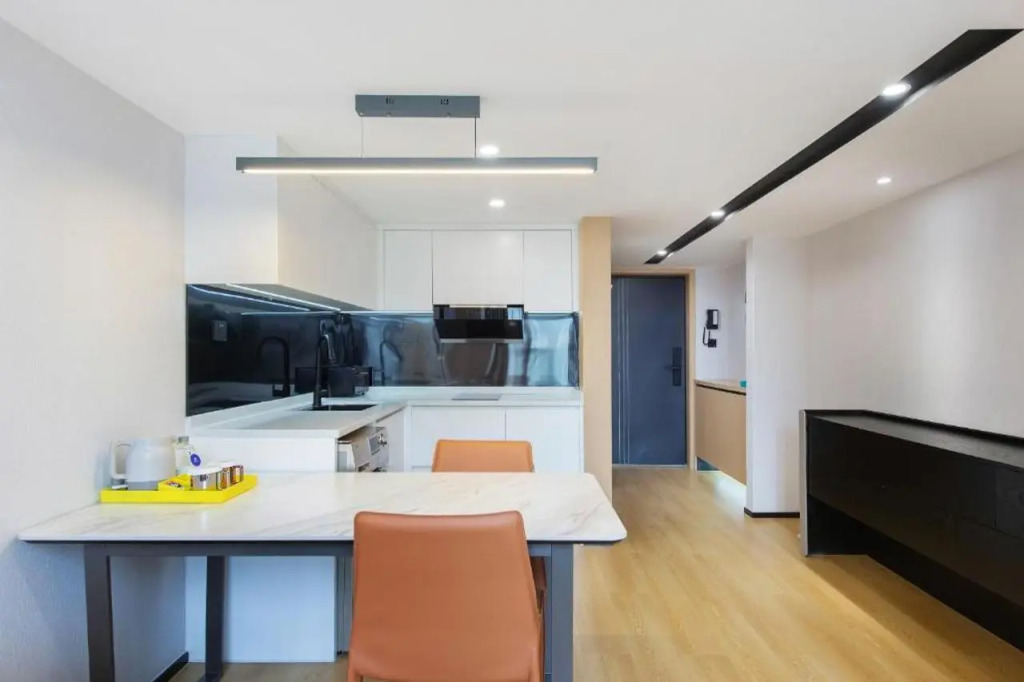 Novotel Living Yunnan Dianchi Times