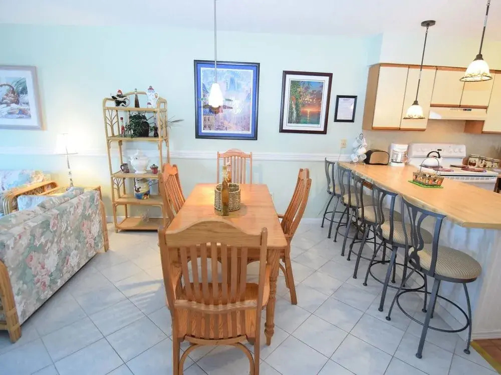 Seabay Vista II 303 2 Br condo by RedAwning