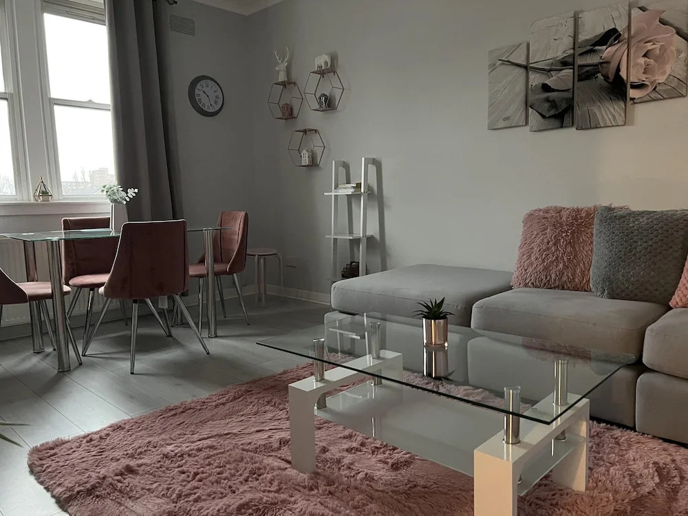 Captivating 2-bed Apartment in Kirkcaldy