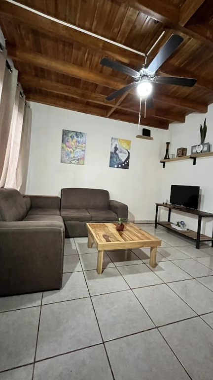 Casa Cuatro Lunas