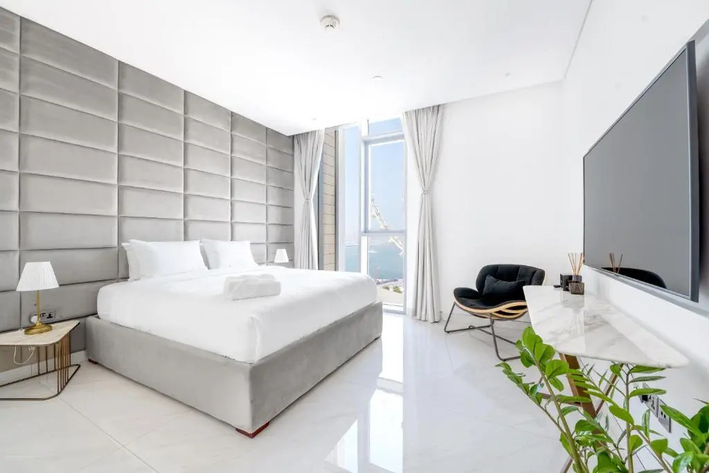 Spectacular 3 BR condo with maids room facing the Dubai Eye
