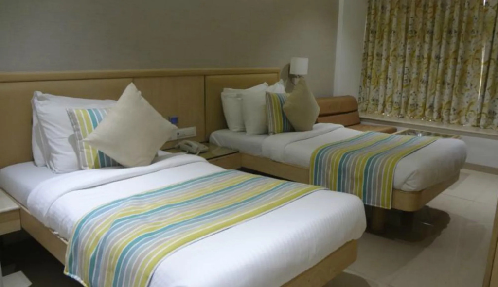 Hotel Suncity Apollo - Gateway Of India