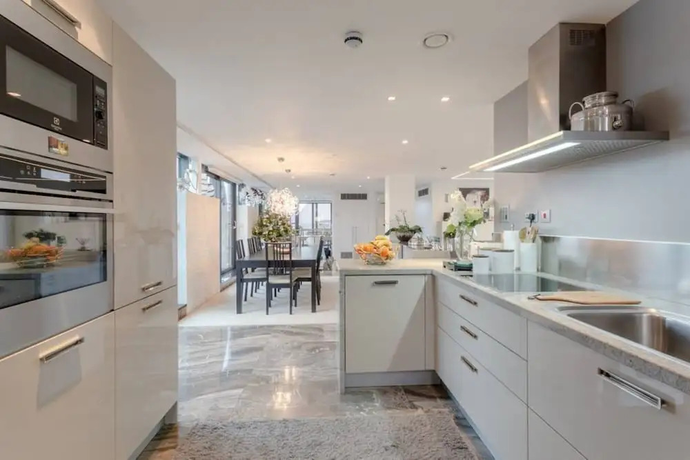 2 Bedroom Penthouse Apartment in Pimlico