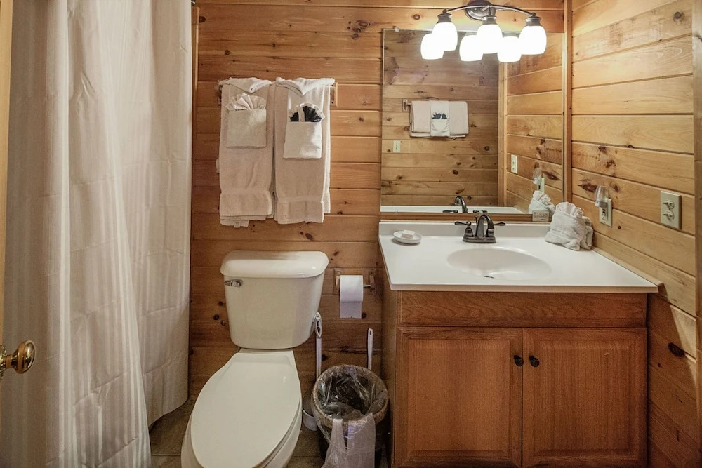 Smoky Mountain Escape by Heritage Cabin Rentals