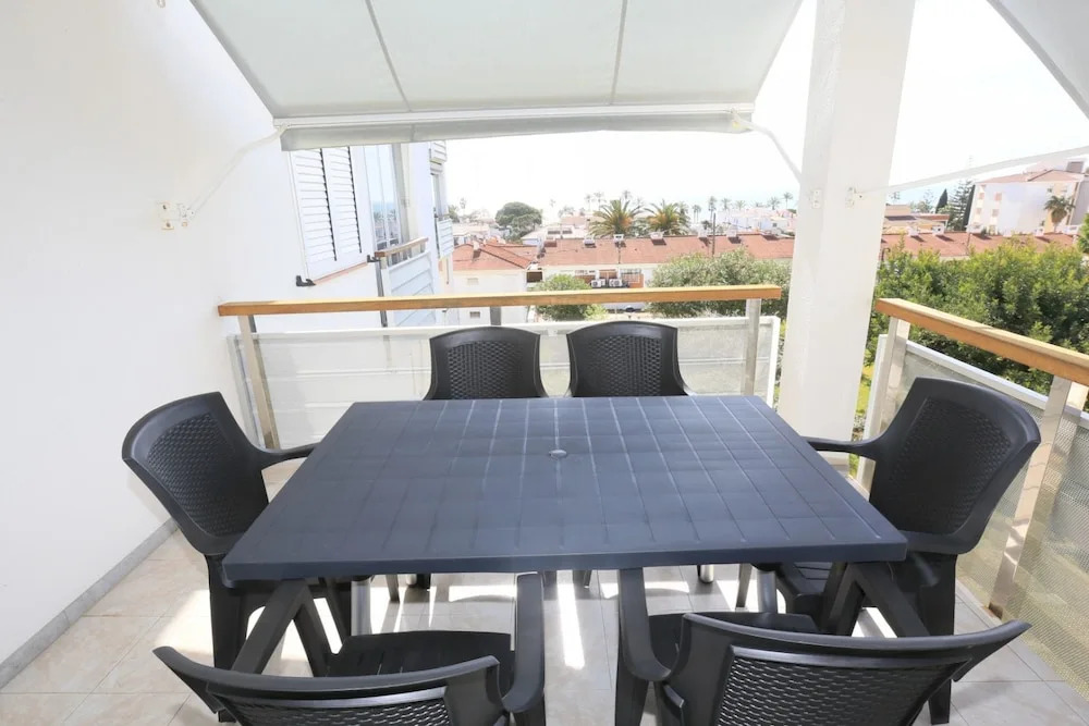Apartamento Luminoso Para 6 Personas en Cambrils