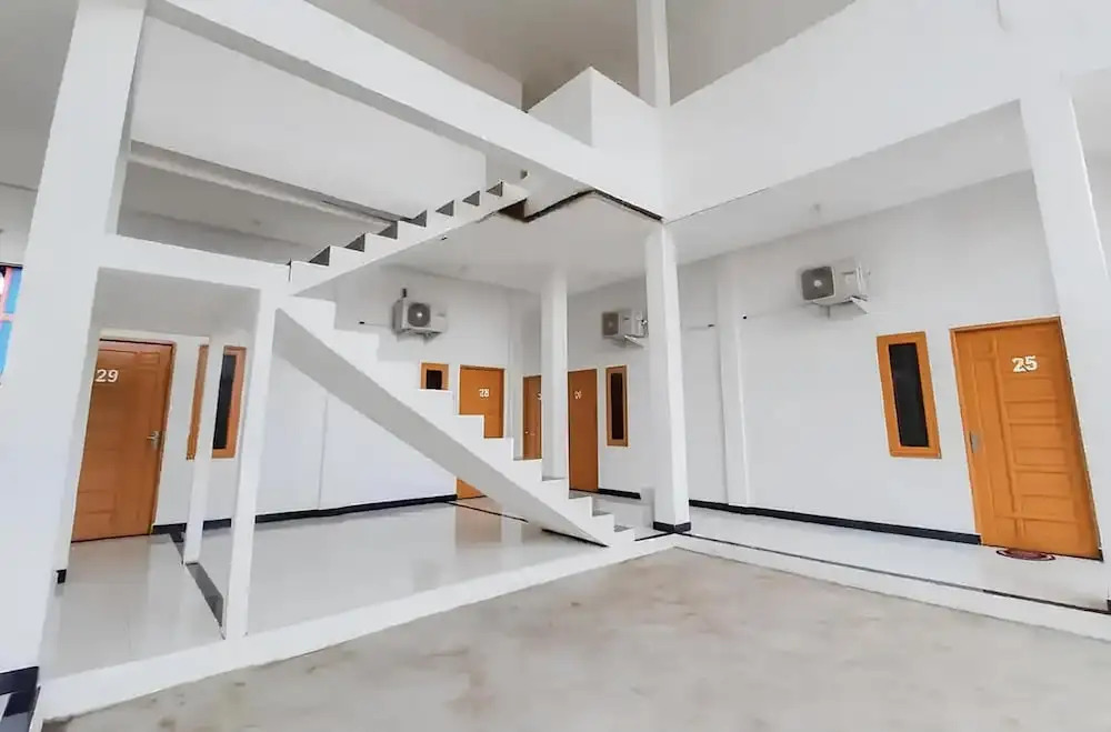 OYO 93306 Homestay Permana Supadio Airport