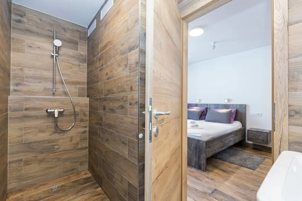 Apinelo Hostel & Apartments