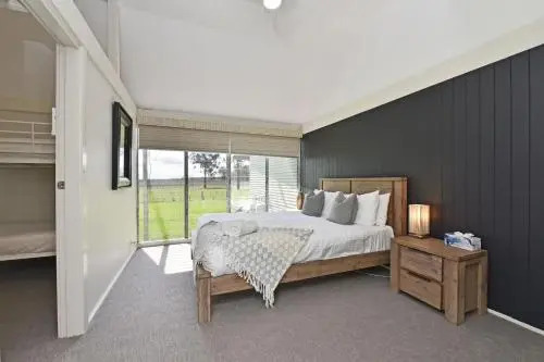 Ironbark Hill Villa 1 Tyrian