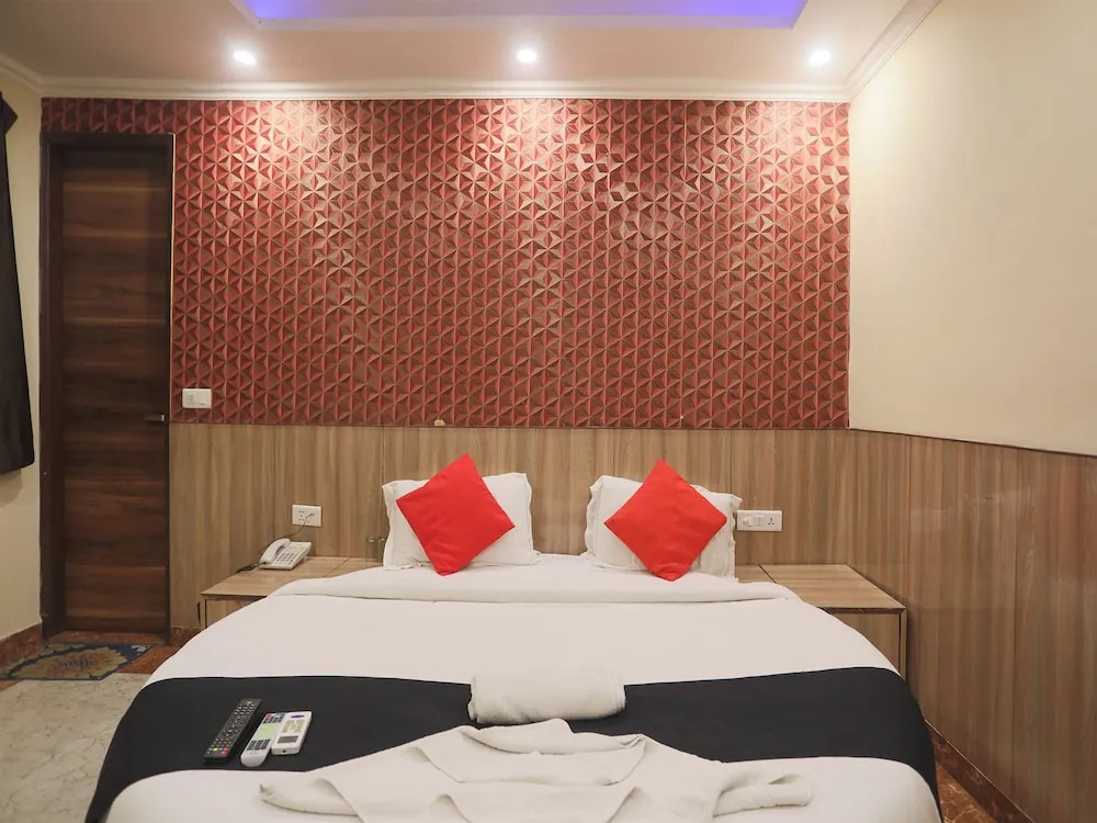 Hotel Deluxe Stay Inn