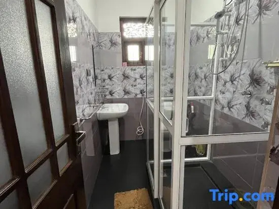 Villa Namal near Madu River and Beach AC Units,kitchen