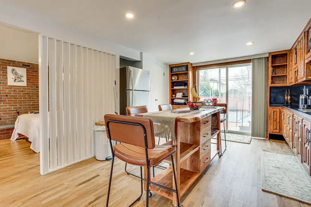Cozy Valley Stream Studio, 20 Mi to Times Square!
