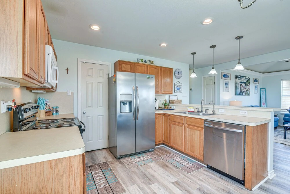 Walk to Shore: Surfside Beach Home w/ Balcony!
