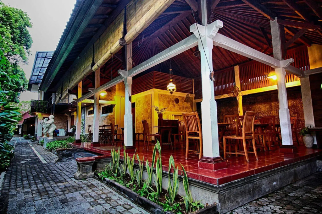 Paradiso Beach Inn