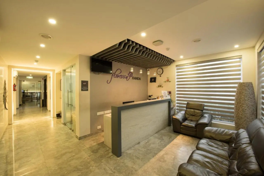 Floressa Randa Business Hotel