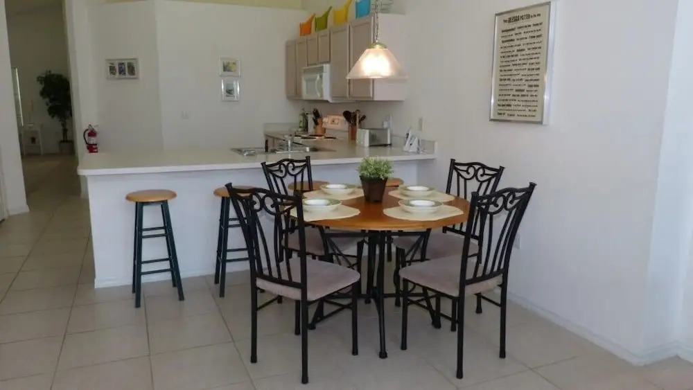 Tm148or 4 Bedroom Home by RedAwning
