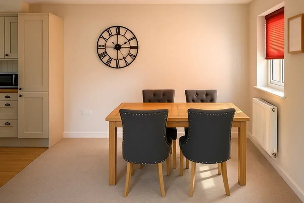Elegant 2Bd Townhouse In Thirsk: Cozy & Stylish