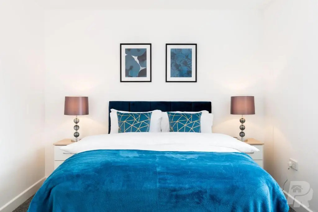 The Birmingham Estate Collective by Prime Stays - Contractor & Group Stays - Secure Parking
